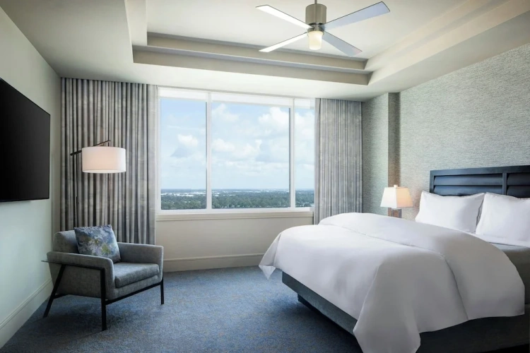 2 Bedrooms Presidential Suite with balcony and with city view