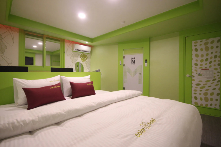Color M motel