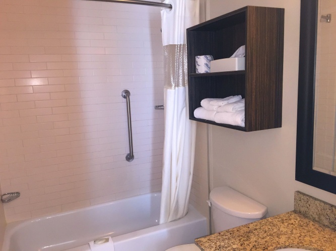 Quality Inn & Suites P.E. Trudeau Airport photo 9