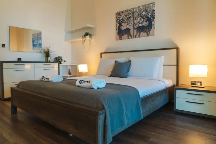 Marina Residences 6