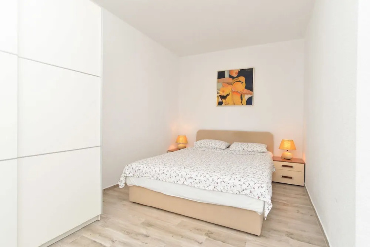 Apartment 1363