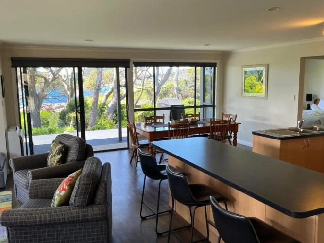 3 Bedrooms Cottage