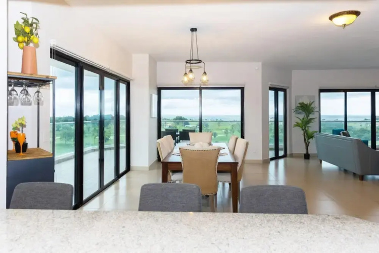 The Golf-view Condo by Acomodo