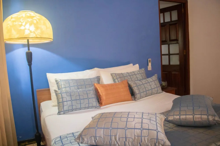 Holistic Villas River