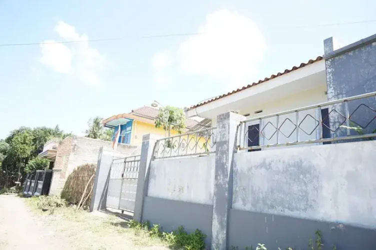 OYO Life 92991 Kost Amantu 2