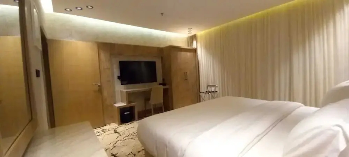 Hyatt Town 3