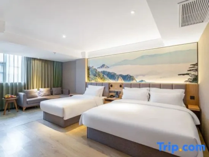 Standard Double room with street view
