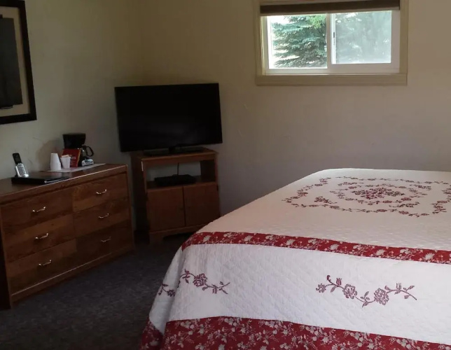 Three Forks Lewis & Clark Motel