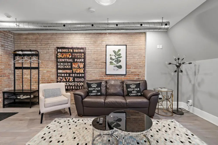 2055 Bishop