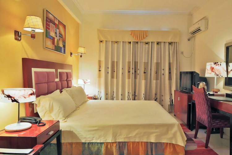 Hotel Ritz Roma Huambo
