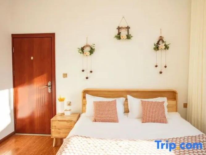 Standard Double room with street view