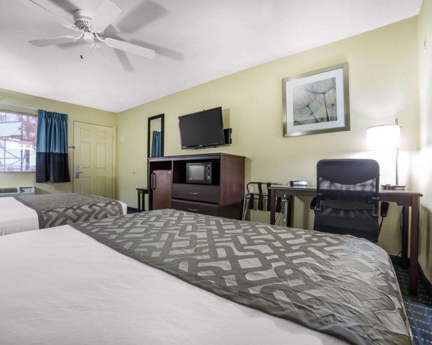 Rodeway Inn & Suites Needles