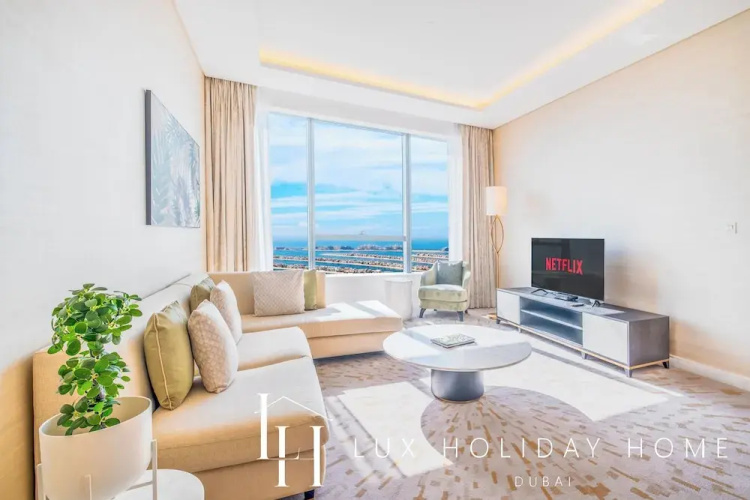 LUX Iconic Views at Palm Tower Suite 5