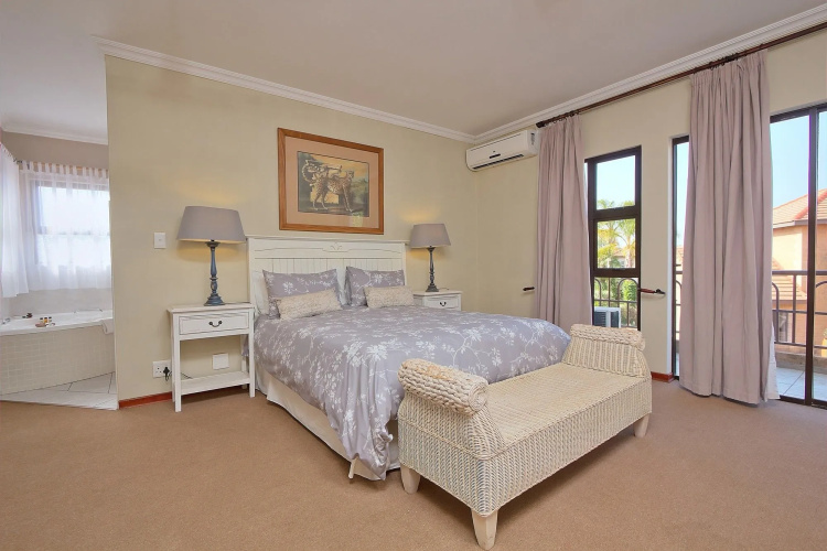 Centurion Golf Suites Boca Walk