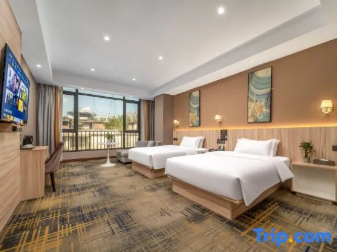 Standard Double room with street view