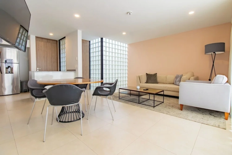 2 Bedrooms Apartment with city view