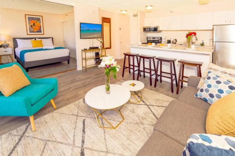 18th Floor with Mountain Views - Close to Beach - WiFi, Parking
