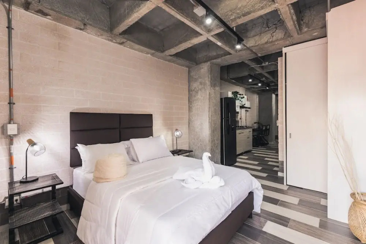 Hotel Magenta Lof