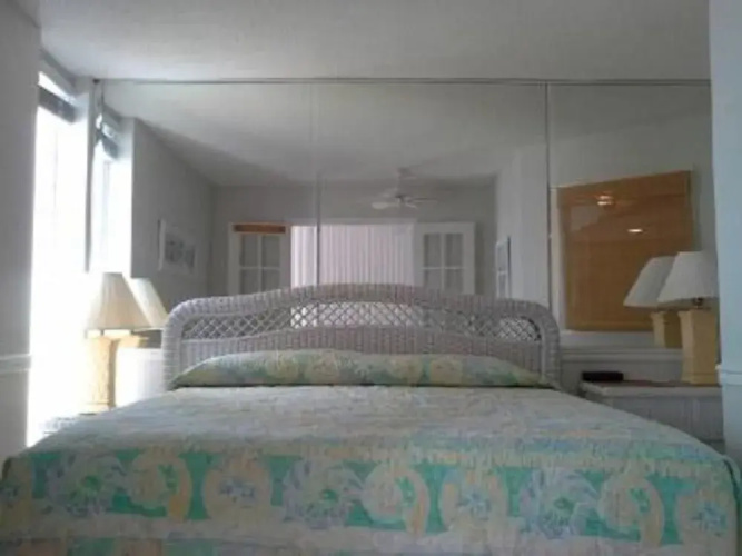 Long Beach 4 1007E 556192 by RedAwning