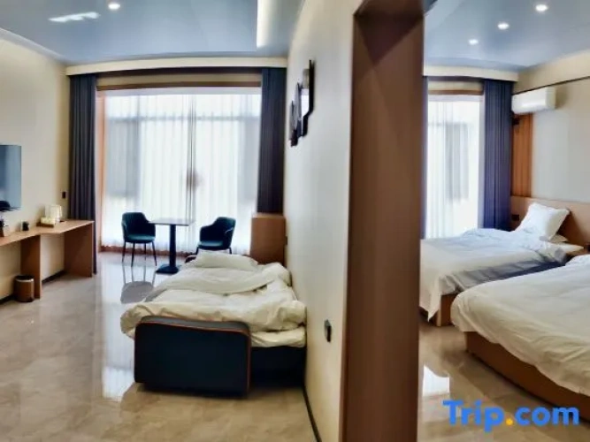 Deluxe Suite