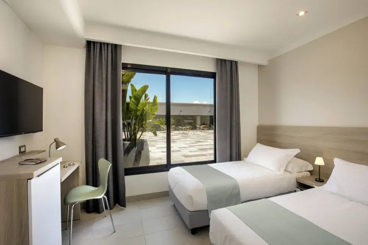 Simon Hotel Aprilia
