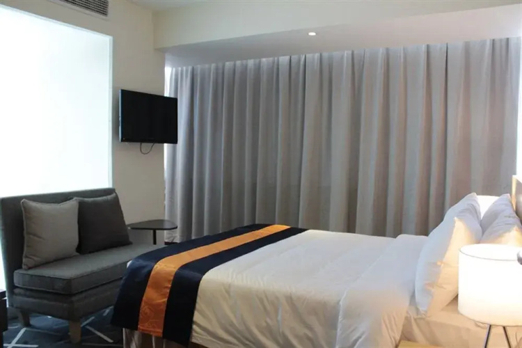 Pacific Express Hotel