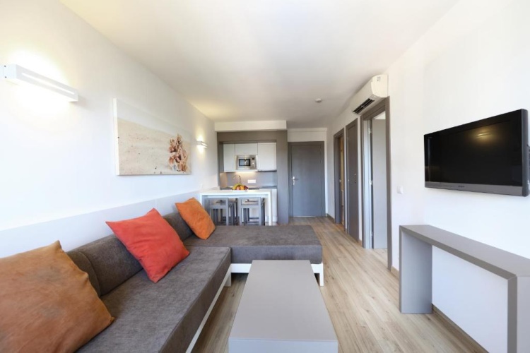 1 Bedroom Twin Apartment with balcony