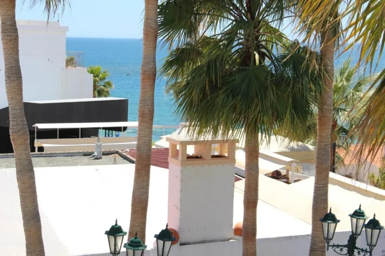 2 Bedrooms Deluxe Apartment