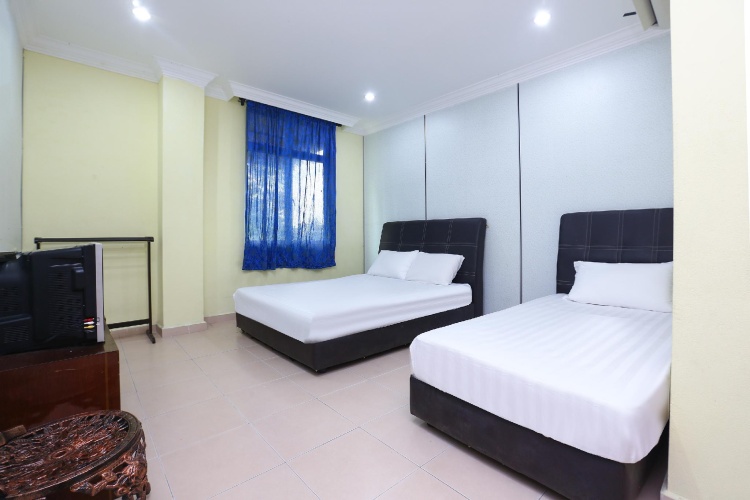 Standard Triple room