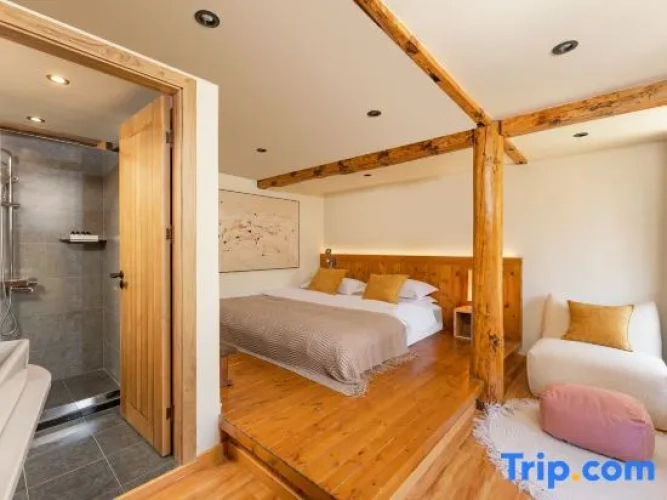 Standard Double room with courtyard view