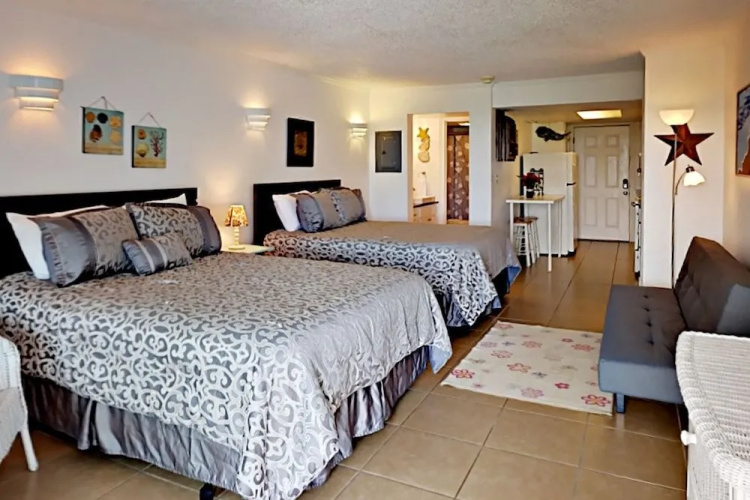 125 Sea Breeze - Studio Condo