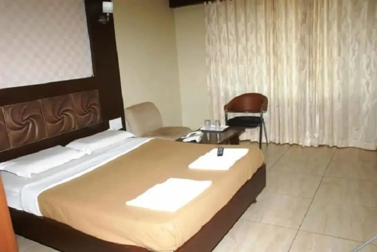 Iroomz Vaishali Residency