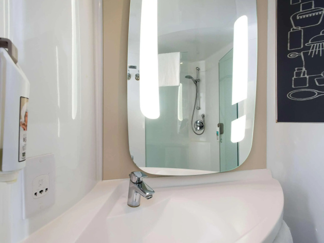 ibis Sheffield City