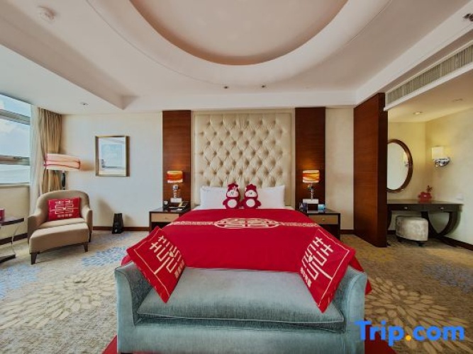 Quadruple Family Suite