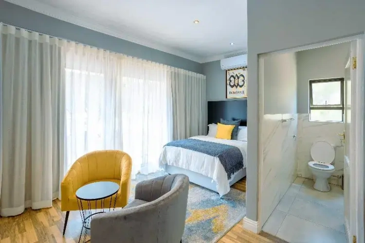 Standard Twin room with balcony