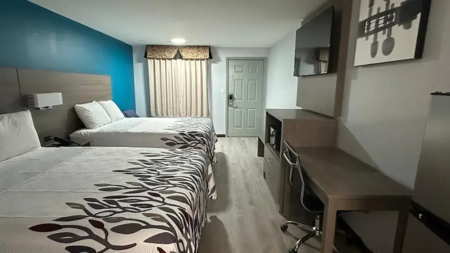 Camden Country Inn