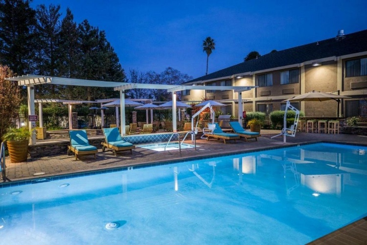Maple Tree Inn photo 16