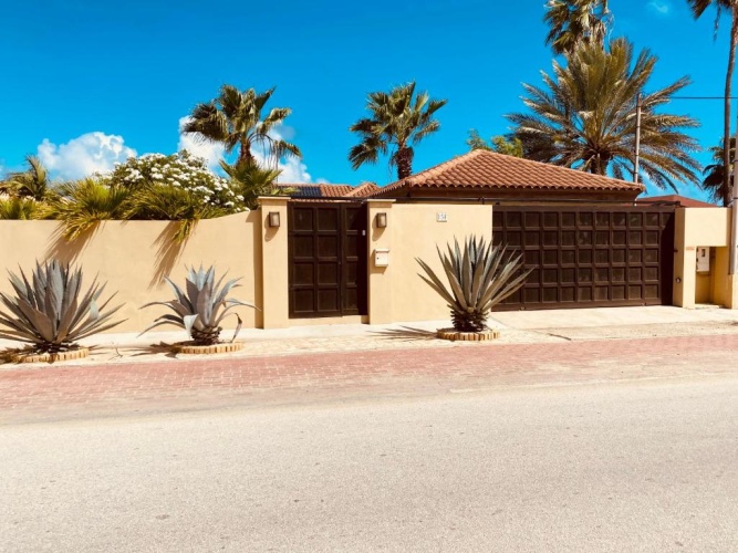 3 Bedrooms Villa