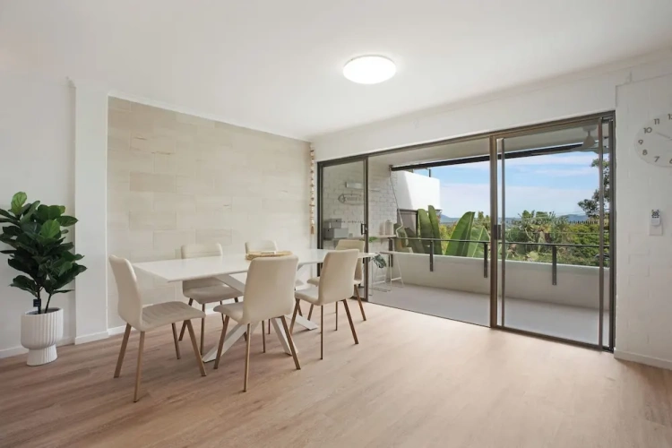 Apartment with garden view