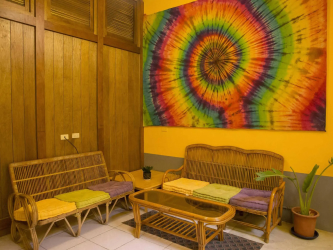 Rainbow Wave Surfing Hostel