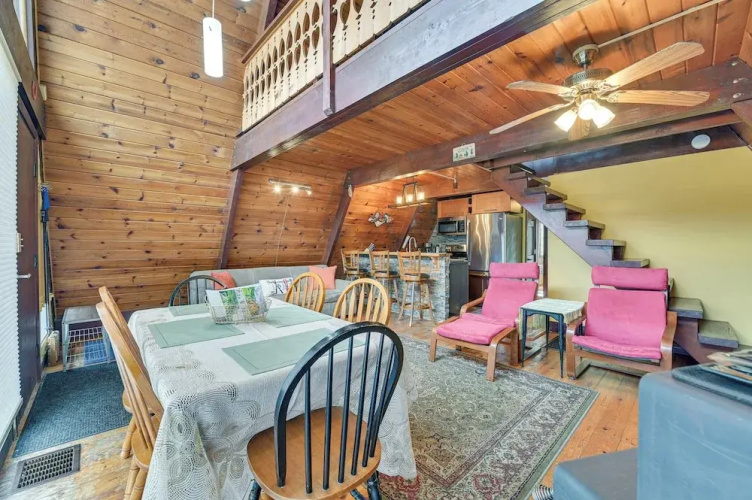 Walk to Ski Lift! Charming Hunter A-frame