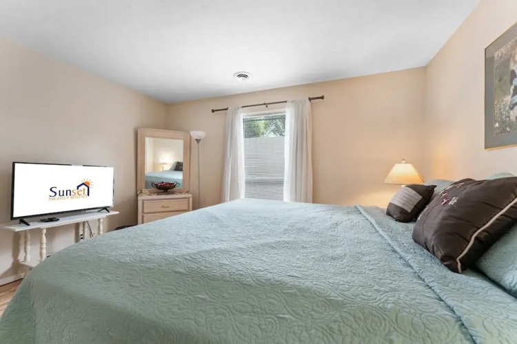 Bluffs Oasis 2 Bedroom Condo by RedAwning
