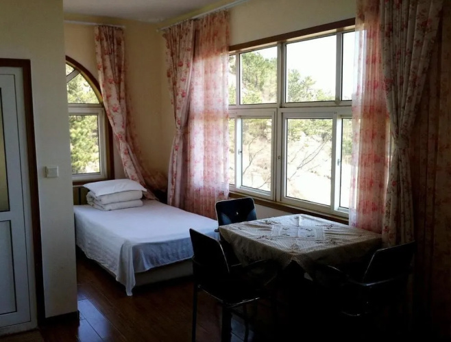 Qingdao Yuanbao Mountain Hotel