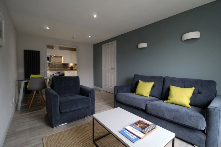 Fountain Court Apartments - Grove ExecutiveOver view