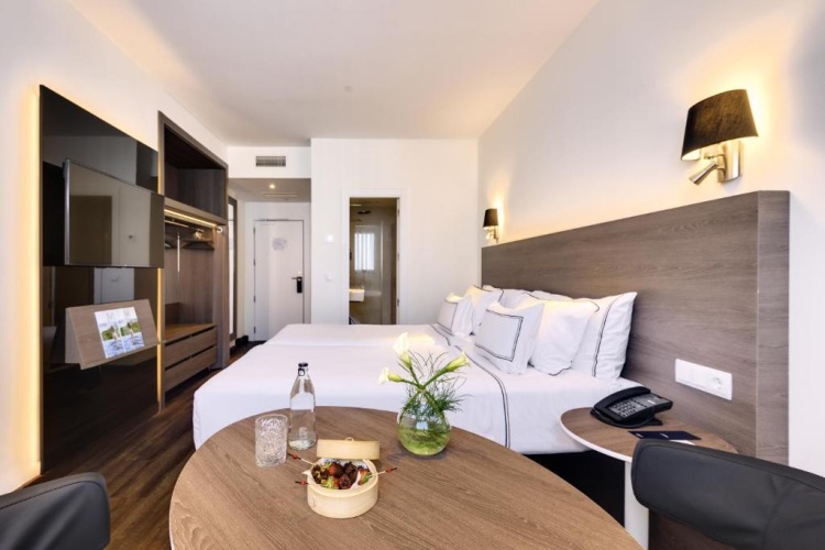 Premium Communicated room