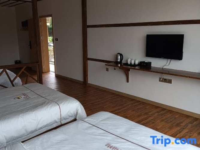 Standard Triple Family room with balcony
