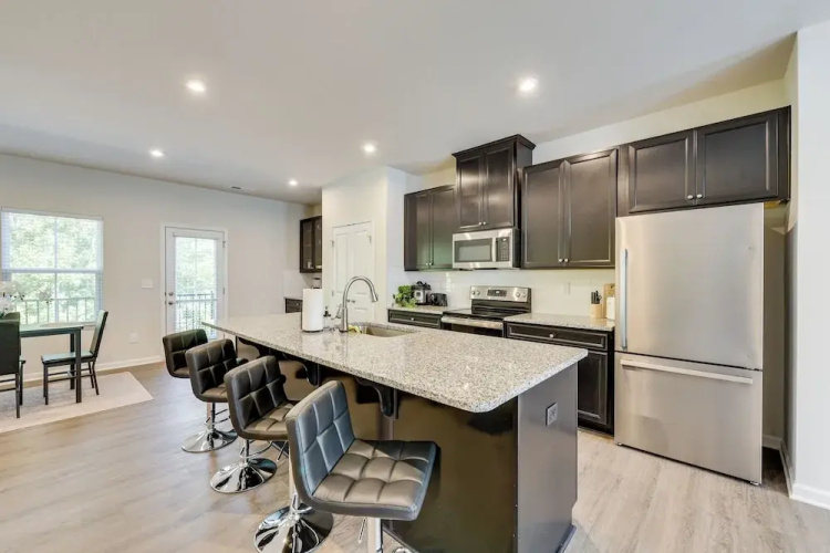 Room to Work + Relax! Spacious Unit Near Charlotte