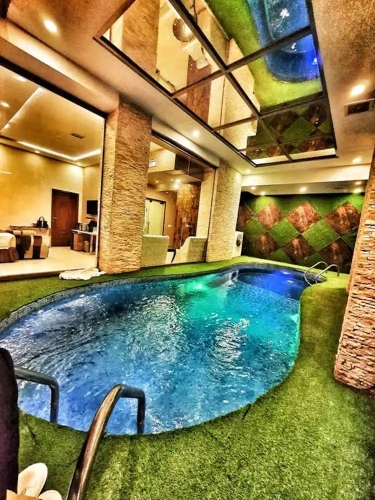 4 Bedrooms Royal Double Suite with pool view