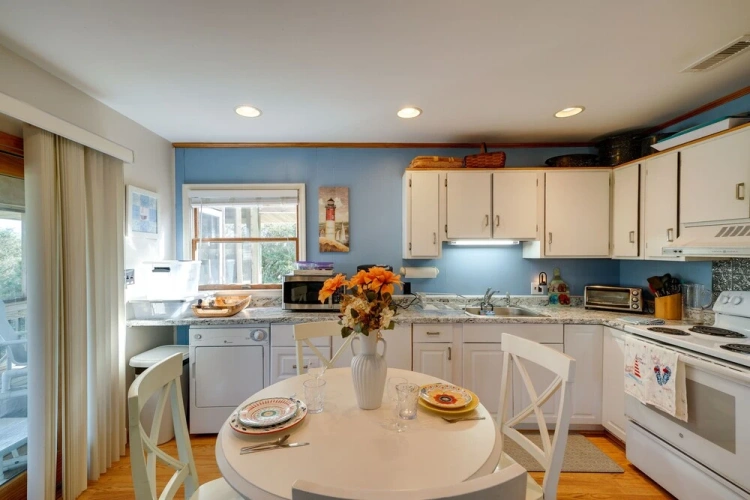 3 Bedrooms Cottage