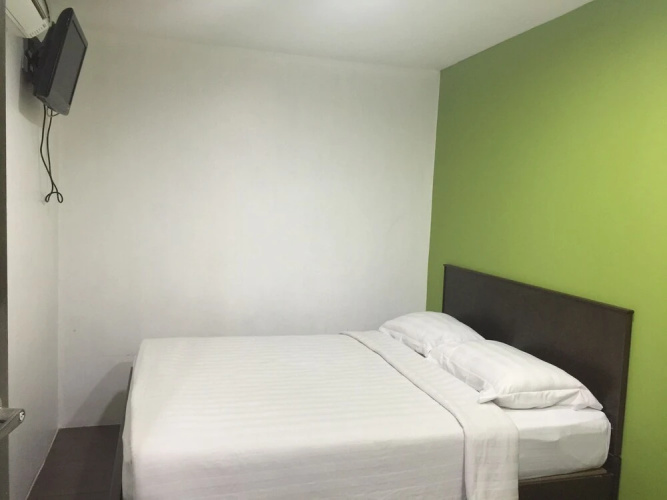 Red Tomato Hotel